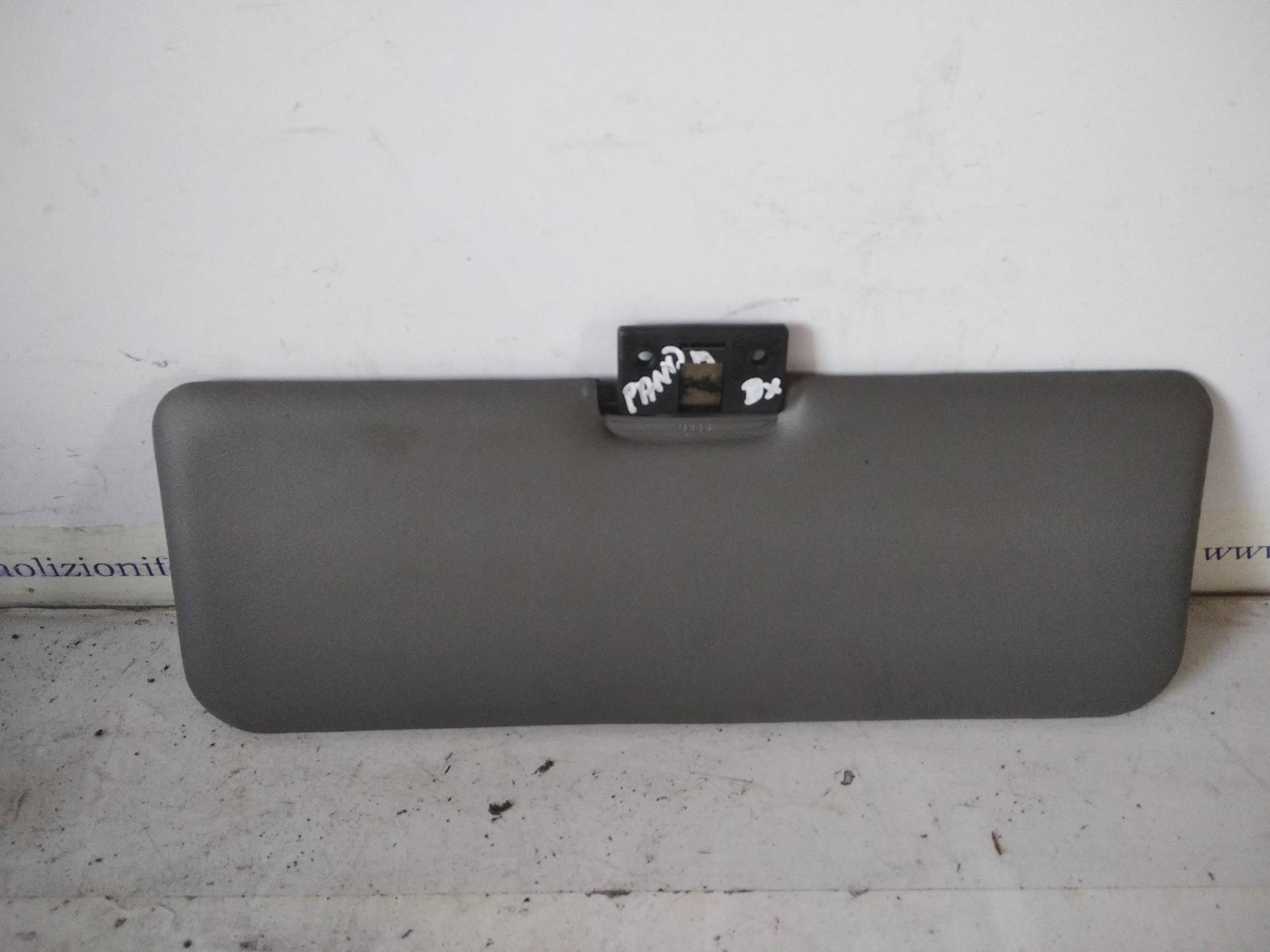 Aletta parasole parabrezza dx.